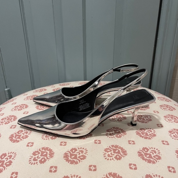 Silver slingback kitten heels - Picture 8 of 10